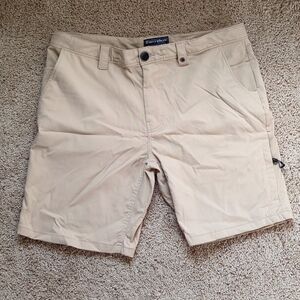 Men's 686 Everywhere Featherlight Chino Short size 34 Color Putty- Khaki